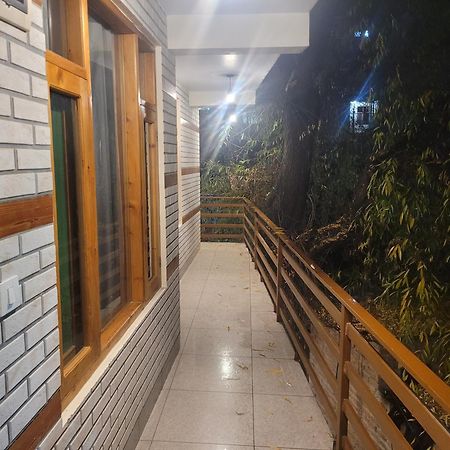 Hotel Snow Country Villa Manāli Zewnętrze zdjęcie