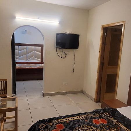 Hotel Snow Country Villa Manāli Zewnętrze zdjęcie