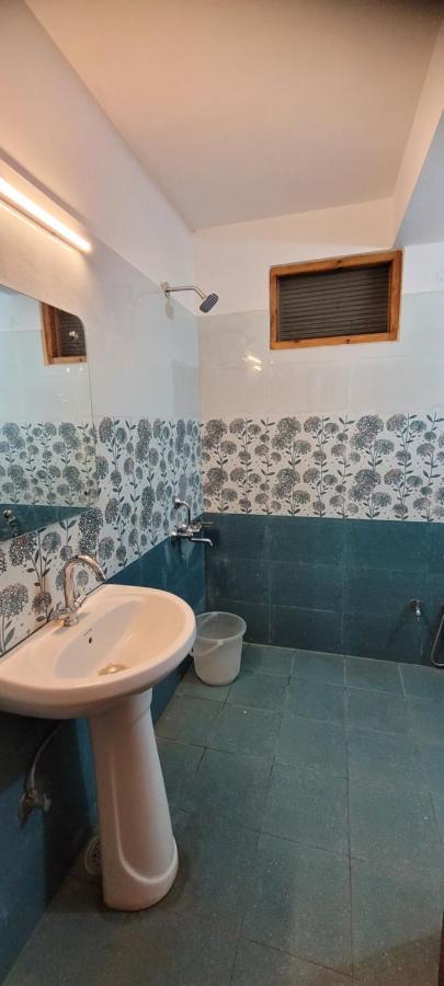 Hotel Snow Country Villa Manāli Zewnętrze zdjęcie