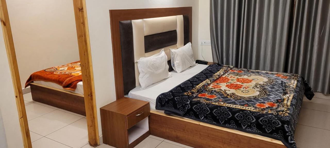 Hotel Snow Country Villa Manāli Zewnętrze zdjęcie