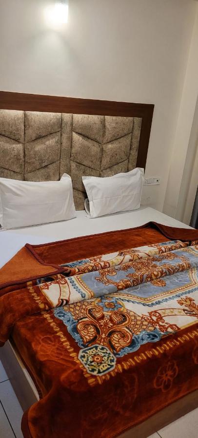 Hotel Snow Country Villa Manāli Zewnętrze zdjęcie