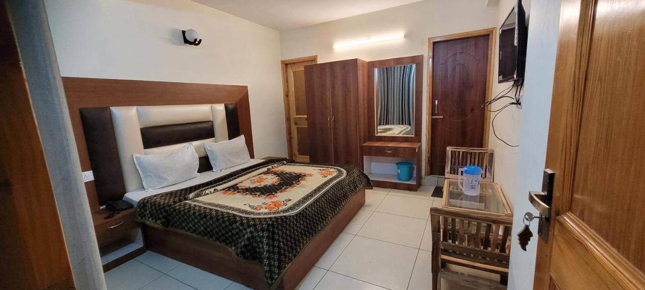 Hotel Snow Country Villa Manāli Zewnętrze zdjęcie
