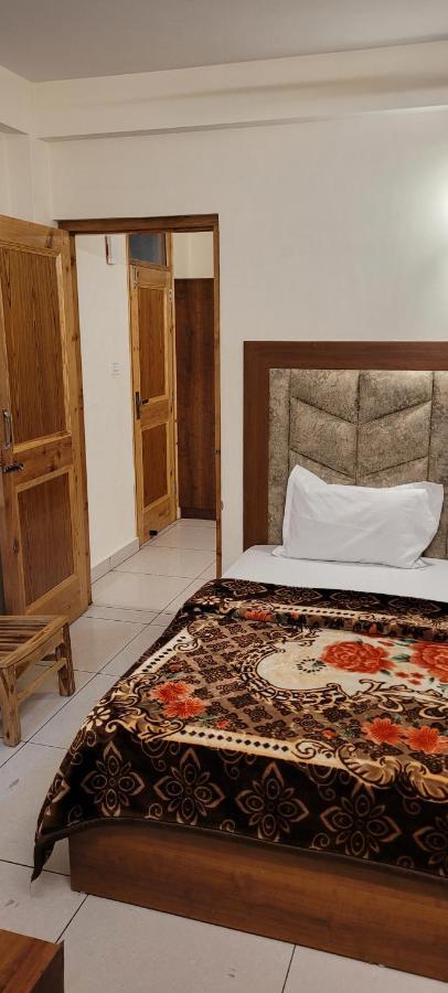 Hotel Snow Country Villa Manāli Zewnętrze zdjęcie