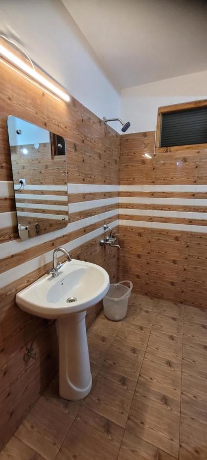 Hotel Snow Country Villa Manāli Zewnętrze zdjęcie