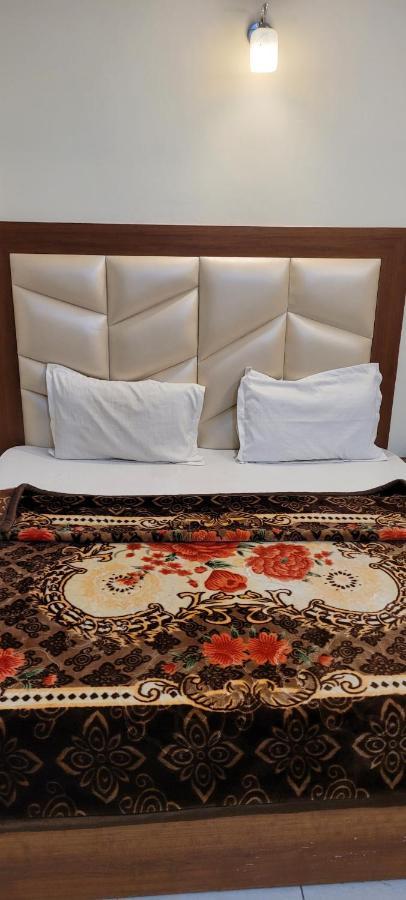 Hotel Snow Country Villa Manāli Zewnętrze zdjęcie