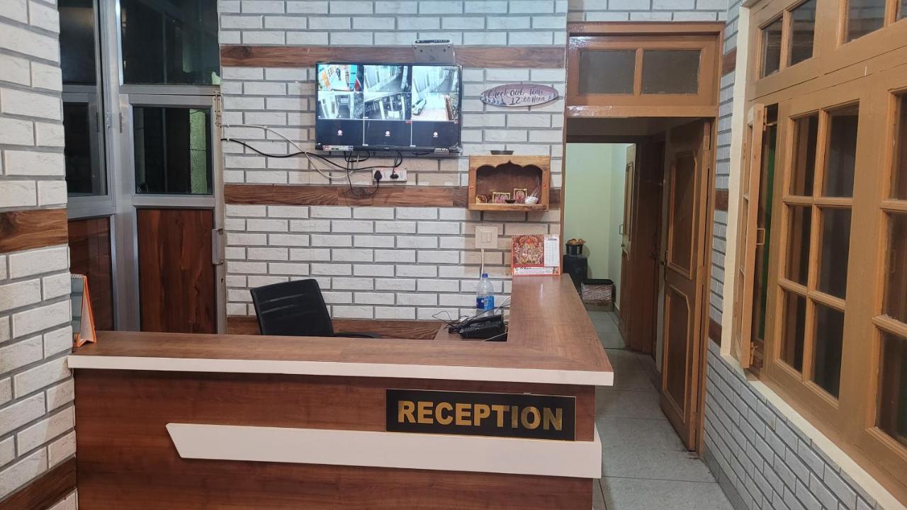 Hotel Snow Country Villa Manāli Zewnętrze zdjęcie