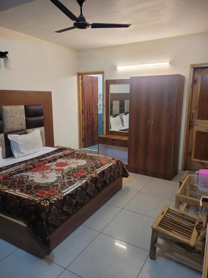 Hotel Snow Country Villa Manāli Zewnętrze zdjęcie